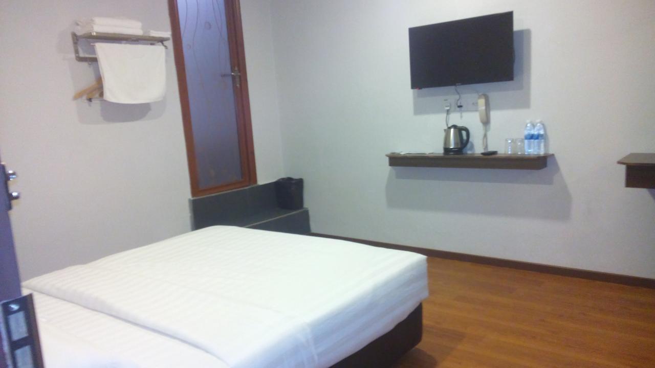M Empire Motel Miri Eksteriør billede