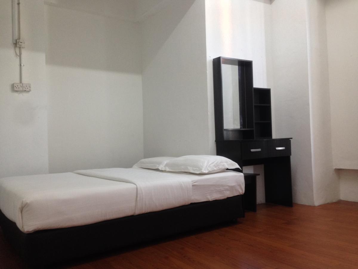 M Empire Motel Miri Eksteriør billede